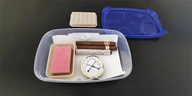 sac ziplock, éponge, cigare