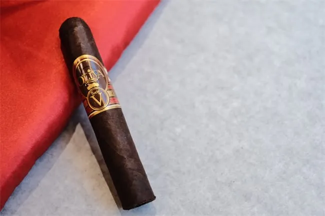 4. oliva serie v double robusto